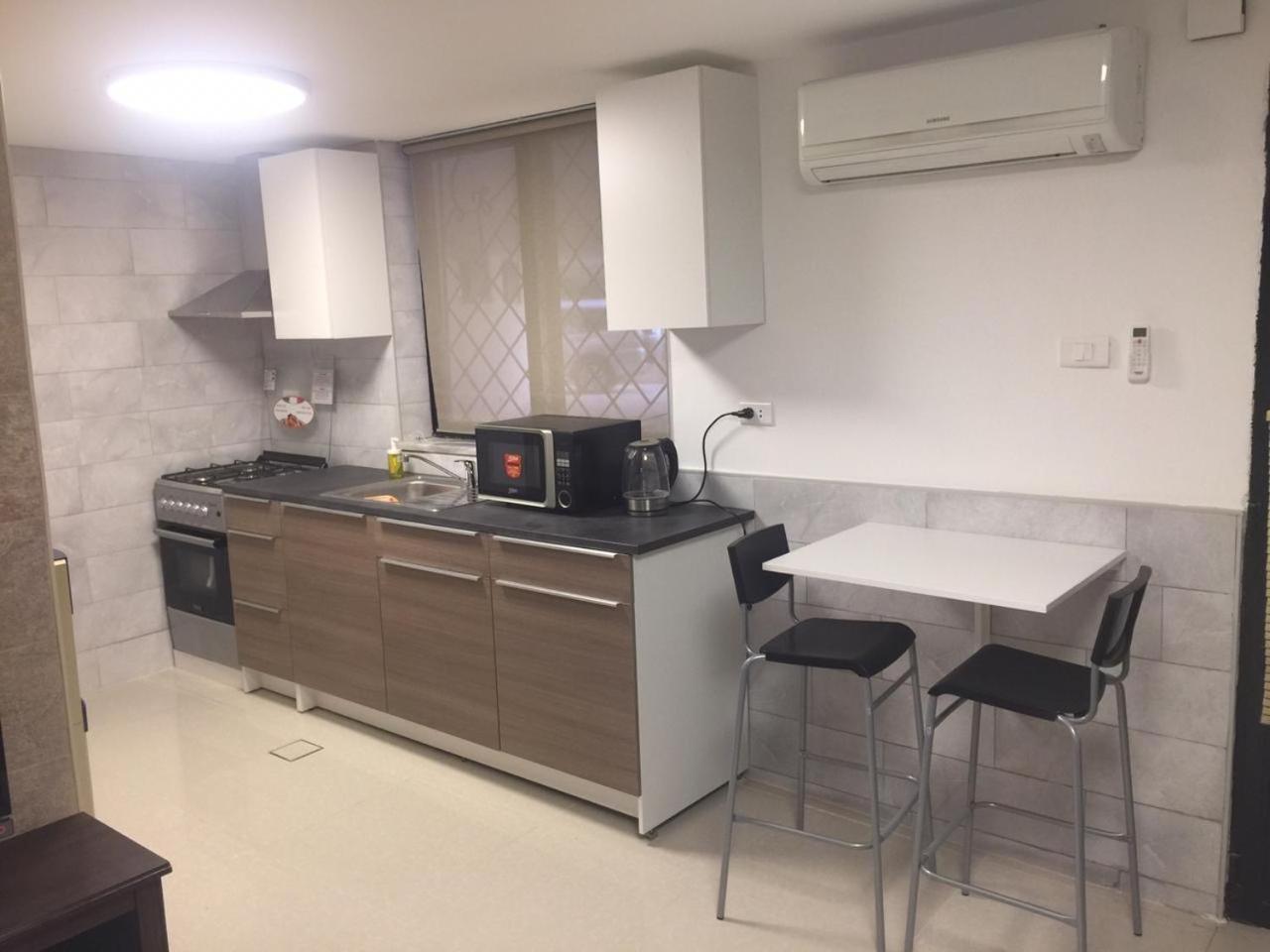 'C' Dazzling Modern 2 Bdrm Apt In Khalda Free Wifi Ammán Exteriér fotografie
